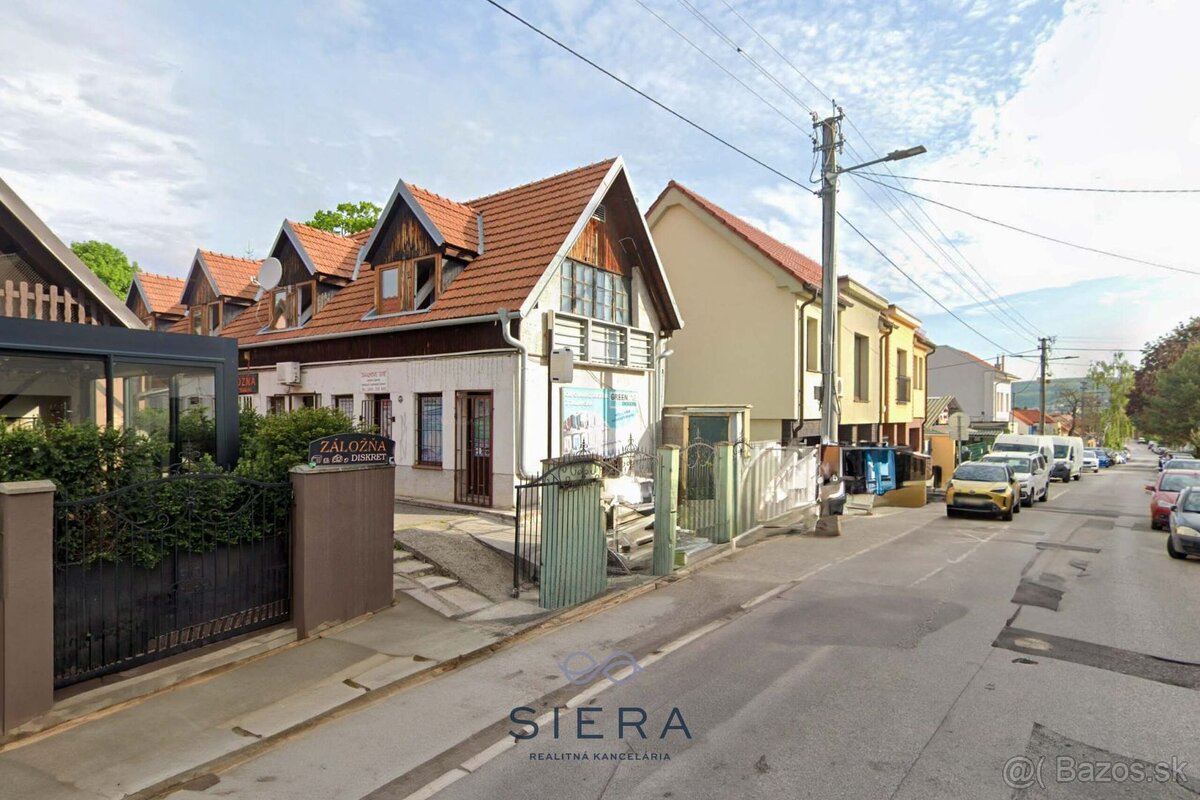 NA PREDAJ Polyfunkčný objekt v centre Hlohovca