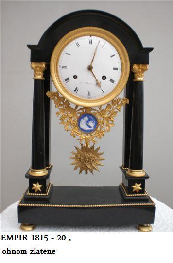 Hodiny starožitné krbové