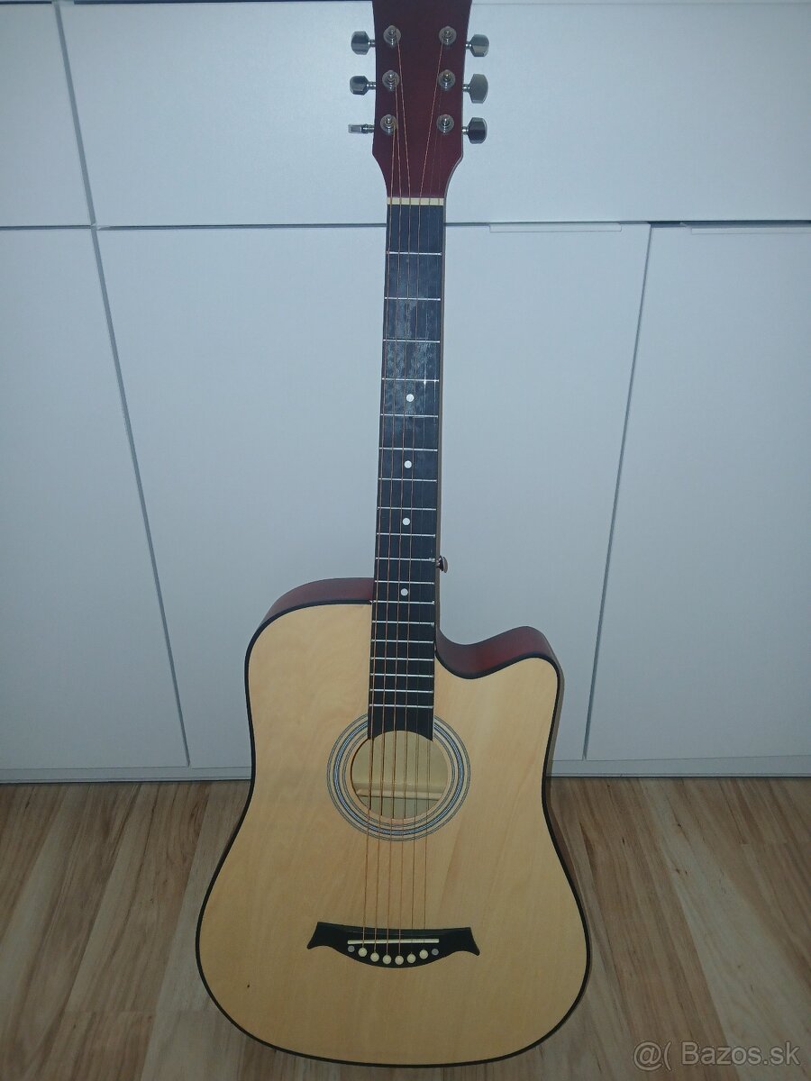 Predám peknú novú akustik.gitaru