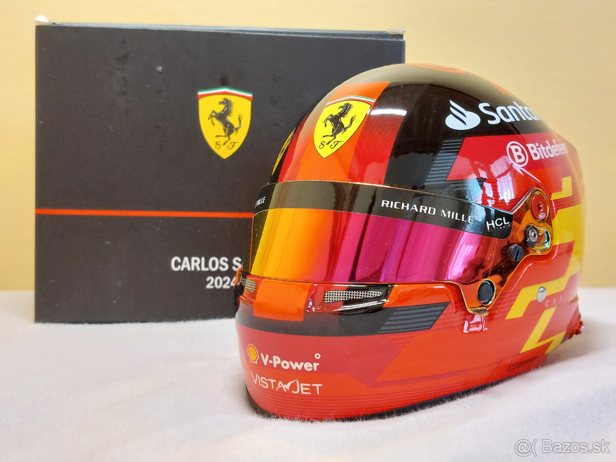 Carlos Sainz 2024 Ferrari F1 prilba 1:2