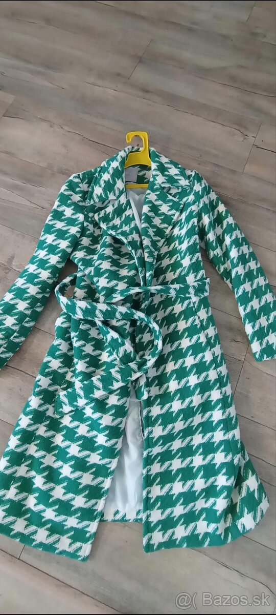 Dámsky kabátik