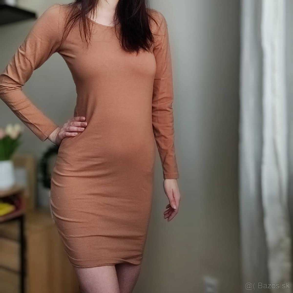 Béžové šaty