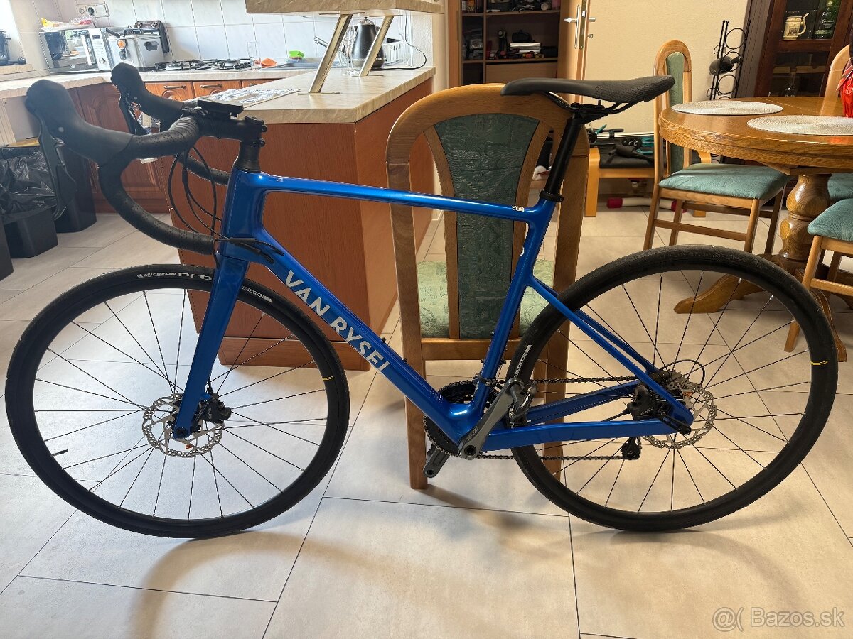 Karbonový bicykel