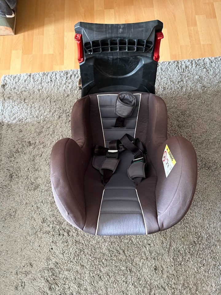 Otočná autosedačka Nania (proti smer aj smer jazdy)
