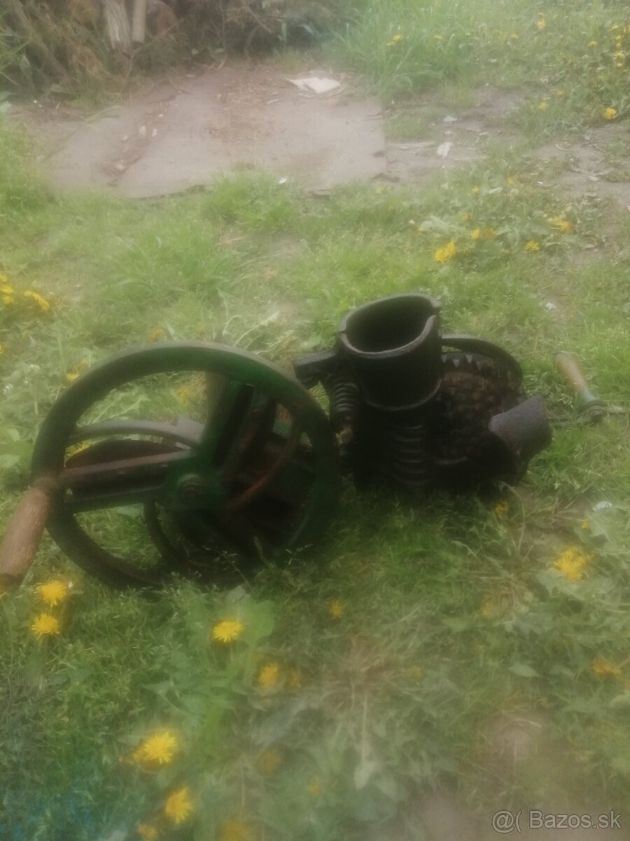 Predam vymenim mlynček na kukuricu a seckaren na žihľavu