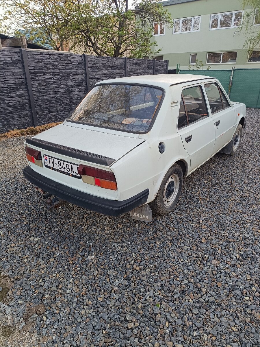 Škoda 105