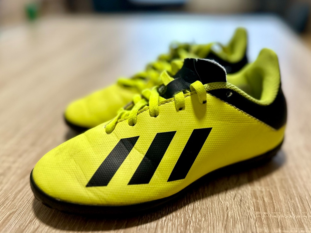 ADIDAS - Detské kopačky na umelú trávu (turfy) - veľkosť 30