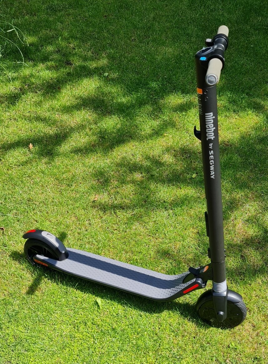 Elektrická kolobežka - Segway Kickscooter ES1