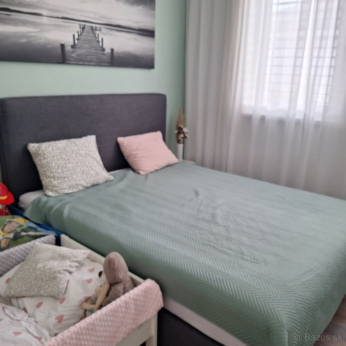 Manželská posteľ z Ikea
