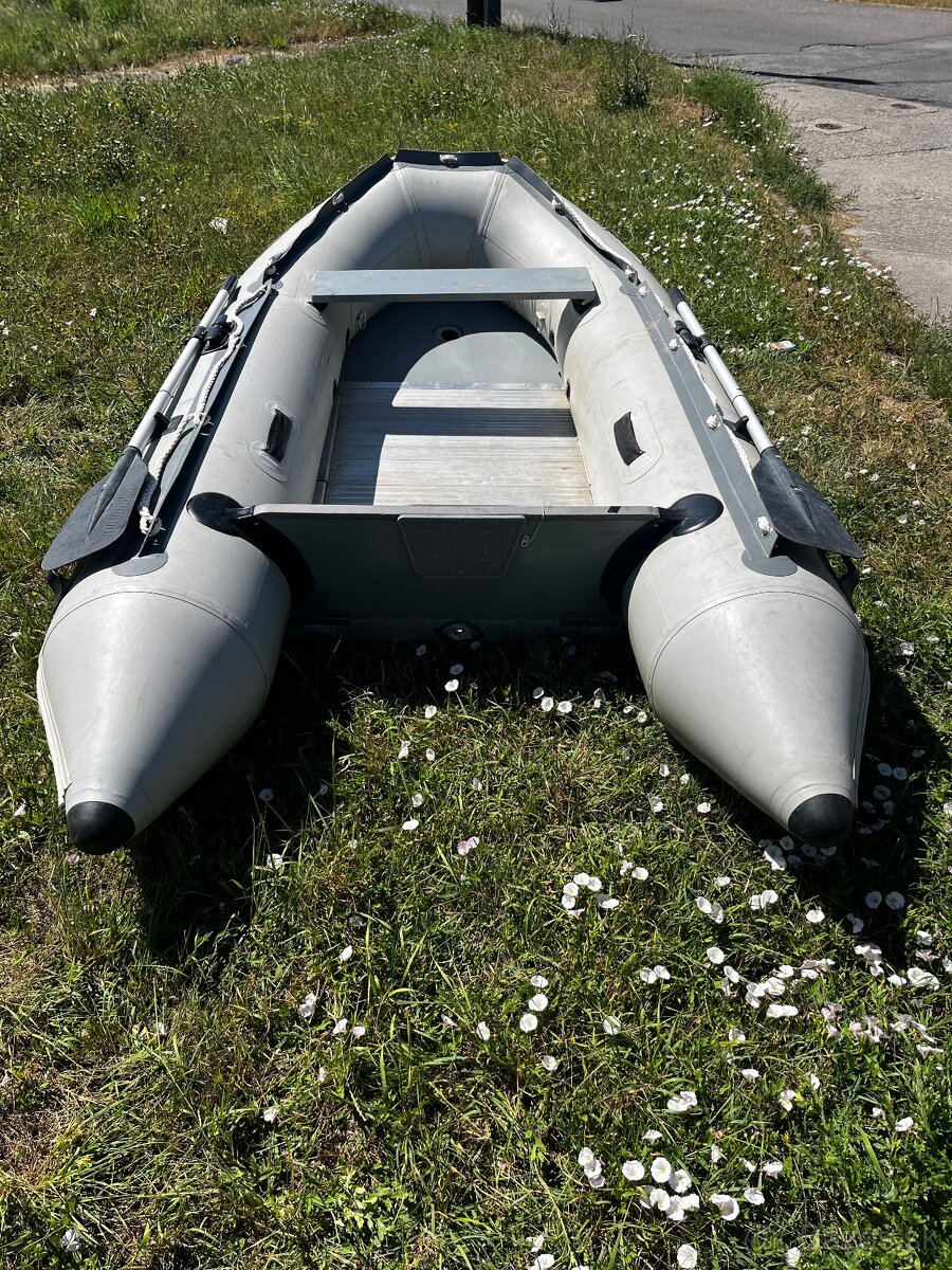 Čln Albastar