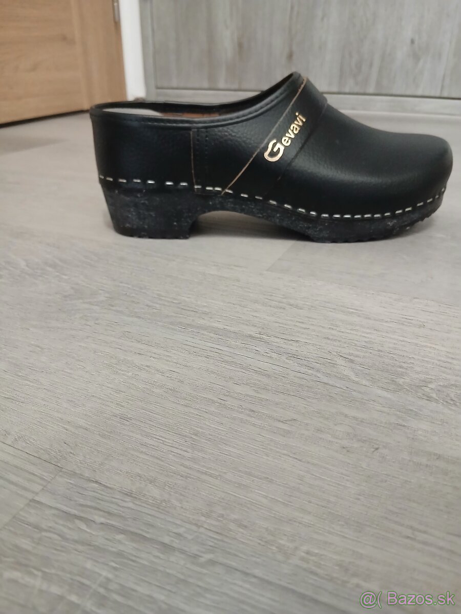 Predám kožené drevaky