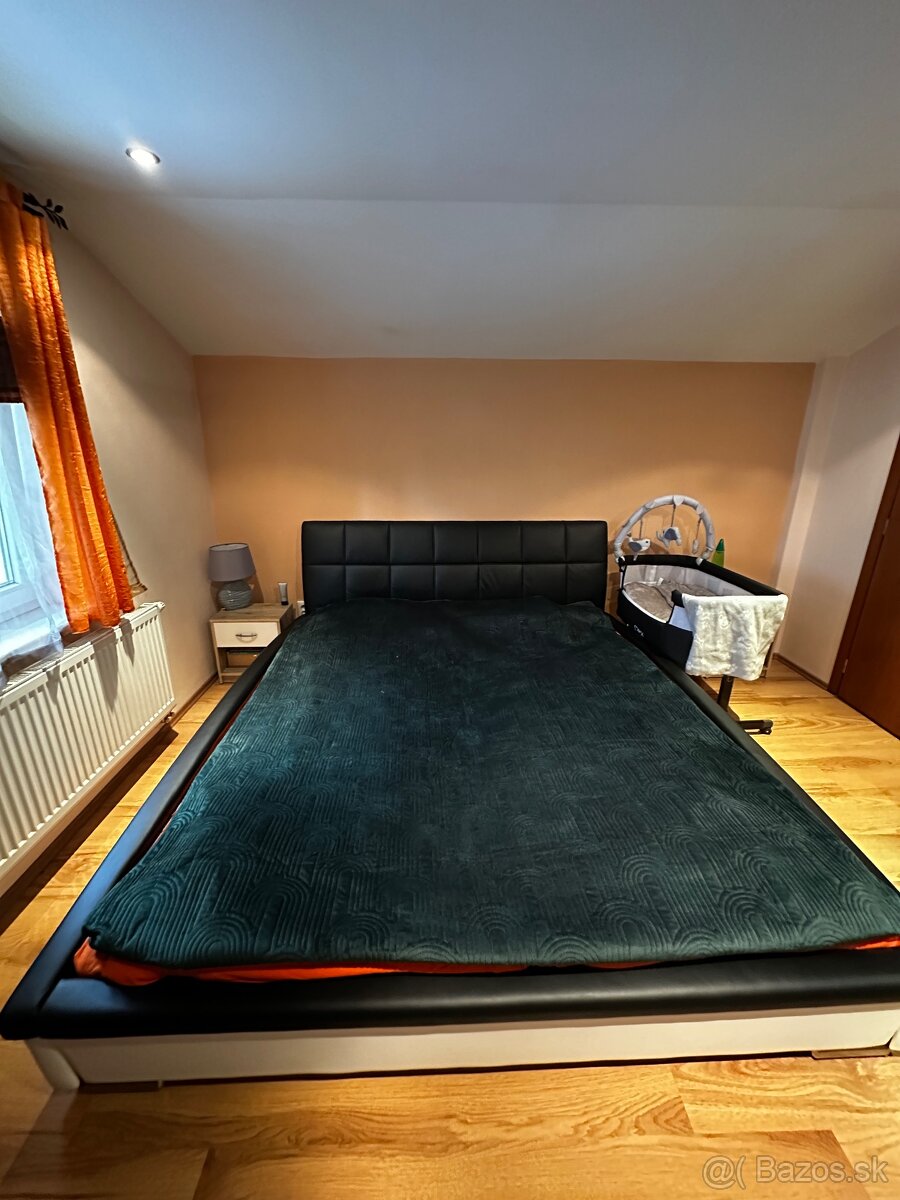 Predám manželskú čalúnenu posteľ