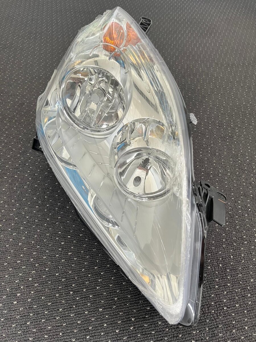 Predám hlavný svetlomet Opel Zafira