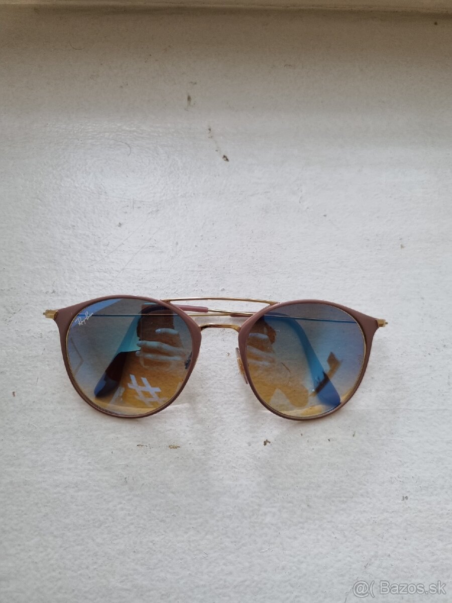 Ray-Ban