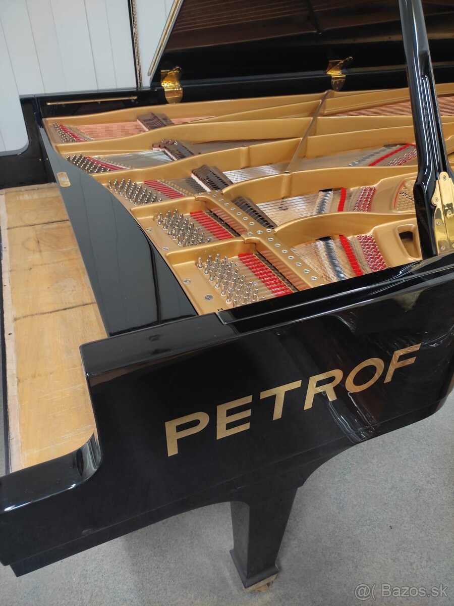 Petrof klavir / piano grand 1