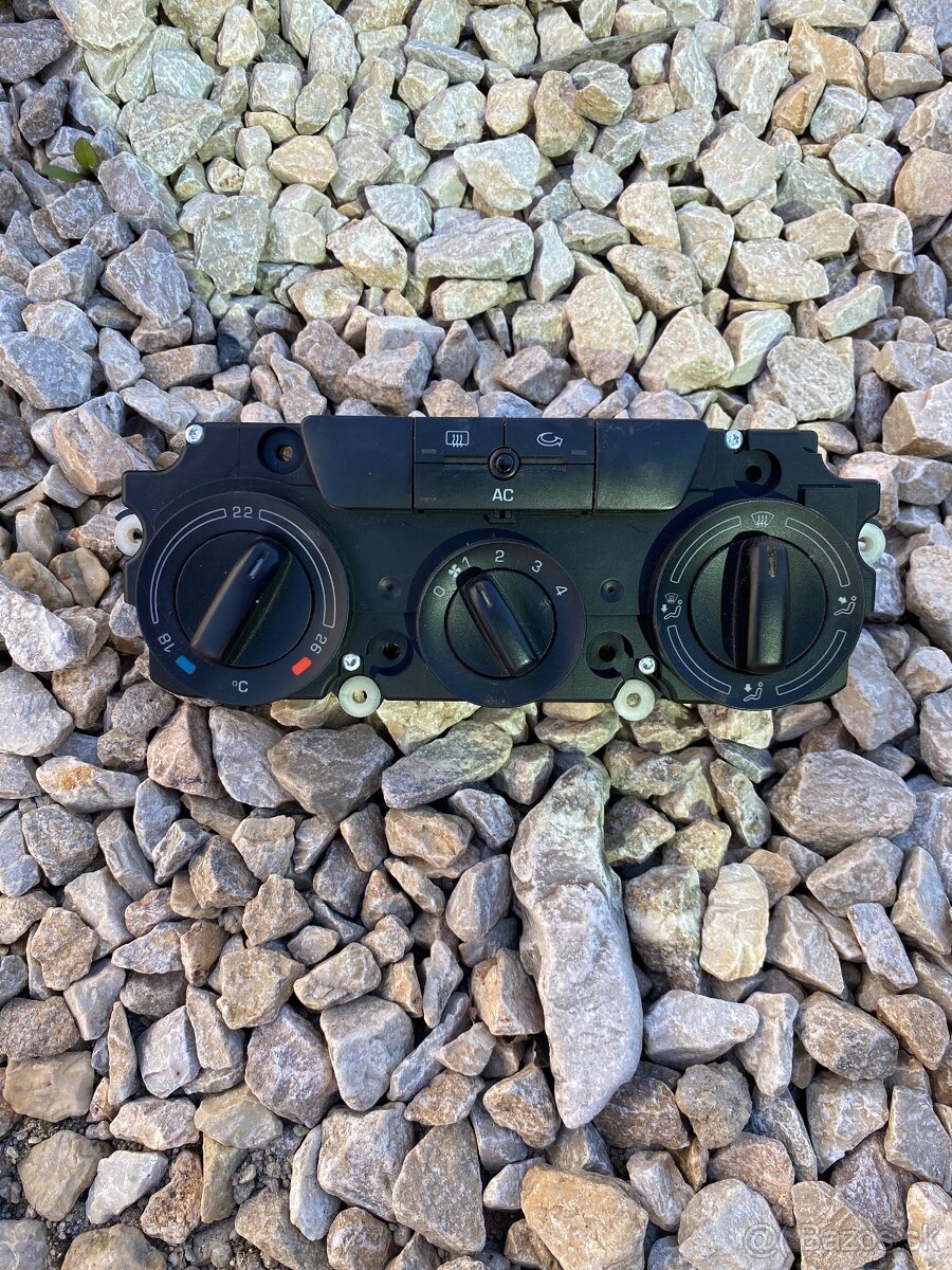 skoda octavia 2 ovladanie kurenia klimatizacie