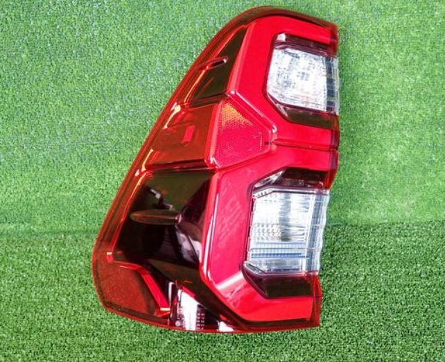 toyota hilux svetlo led ľavé 2015+