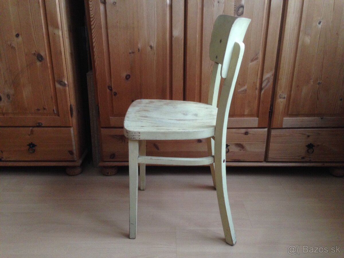 Retro drevená stolička