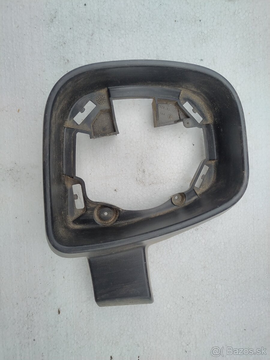 Rám ľavého zrkadla Peugeot Partner tepee