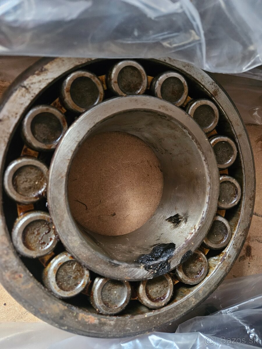 Ložisko 22318