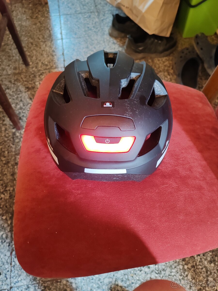 Predám cyklistickú prilbu