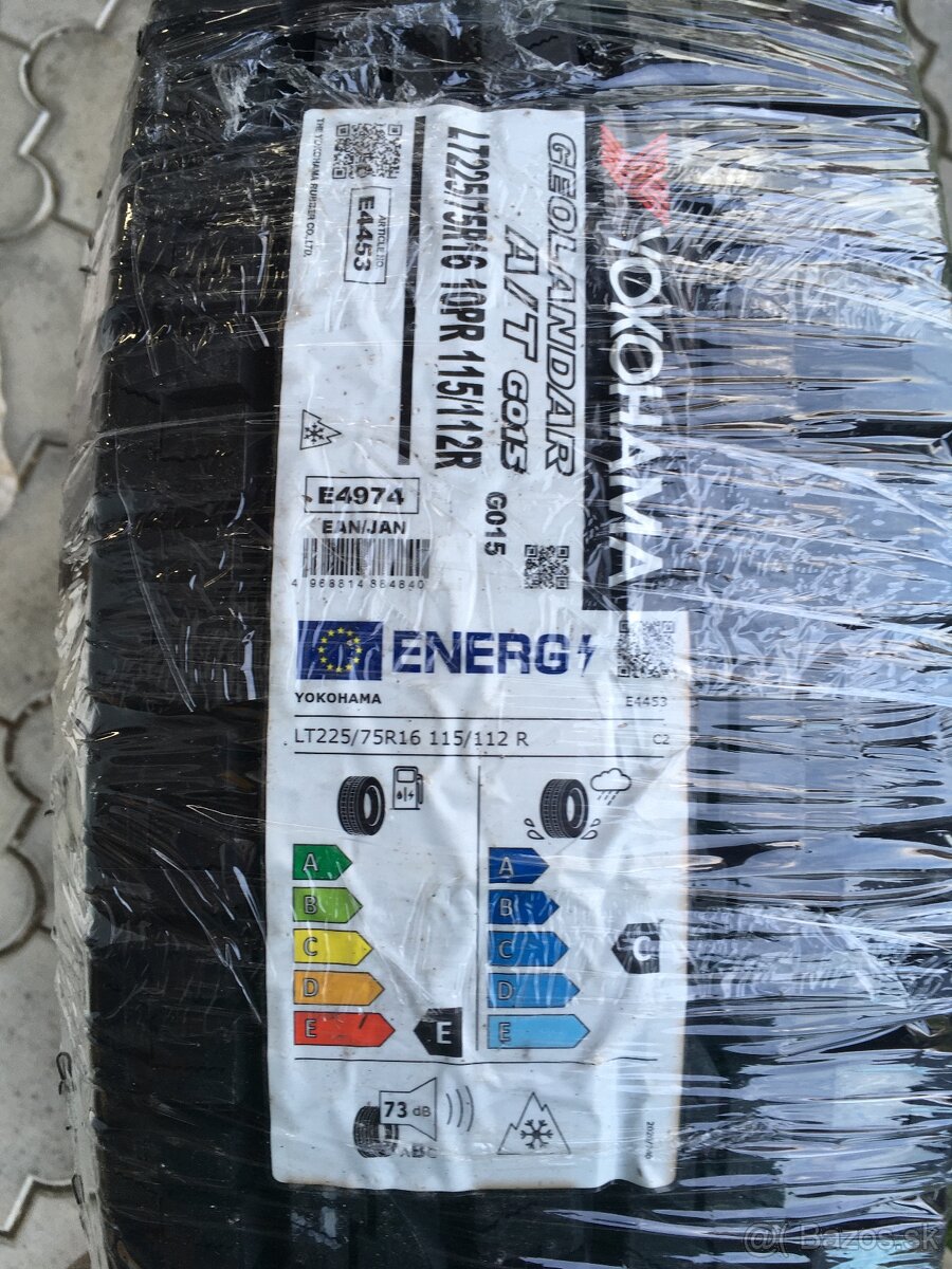 225/75 r16 Yokohama