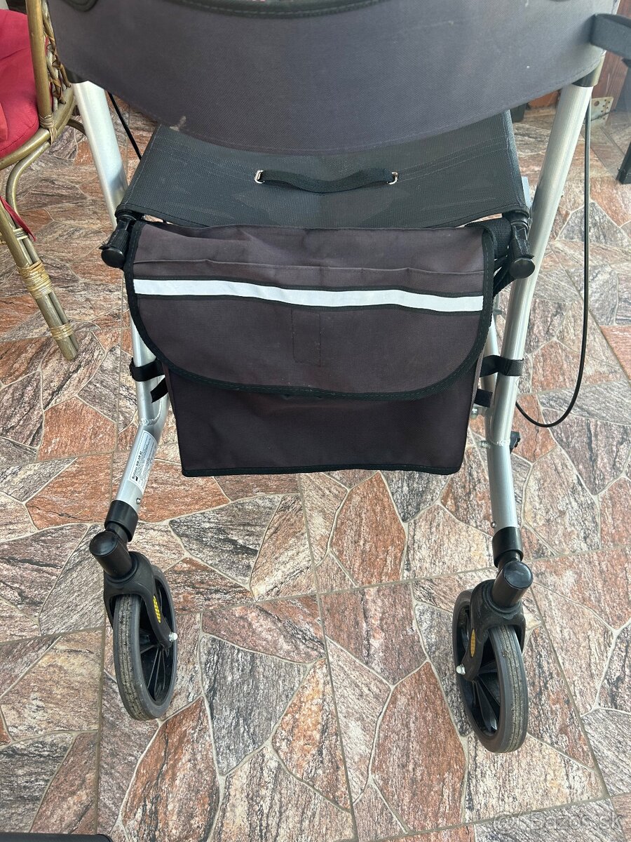 Chodítko pre seniora