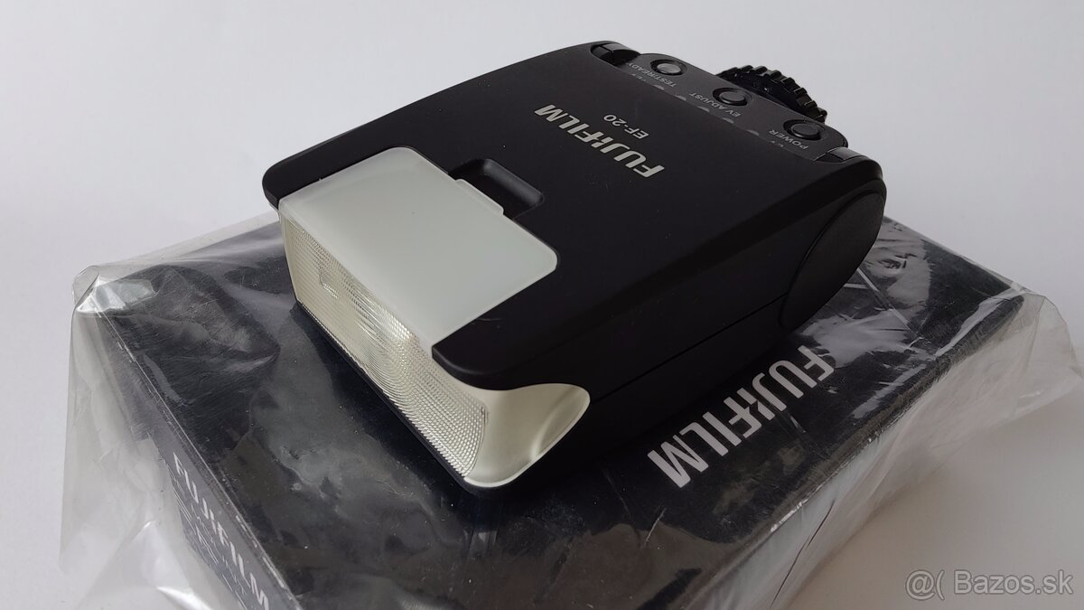 Fujifilm EF-20 TTL Flash