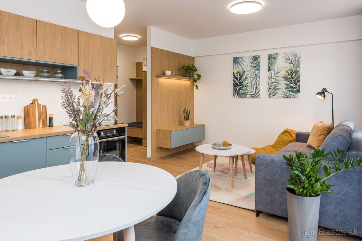 Apartmán s veľkou terasou na predaj, Bešeňová