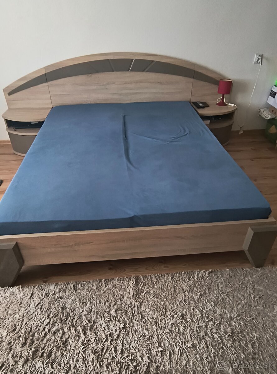 Manželská posteľ
