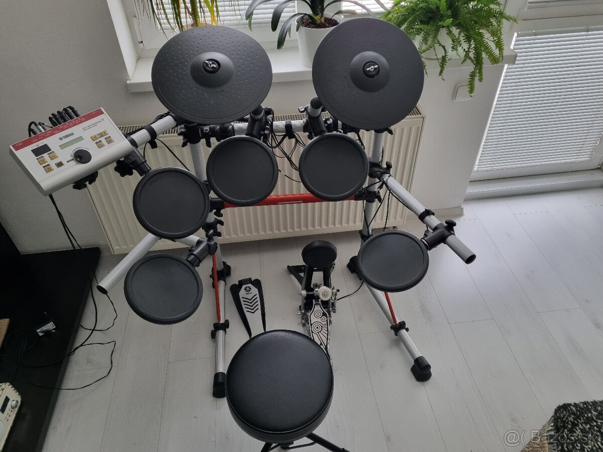 Elektrické bicie Yamaha DTXpress IV