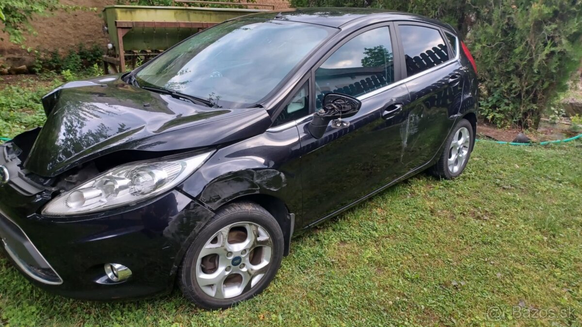 Ford Fiesta 1.4 (71kW) r. 2010 – na súčiastky alebo vcelku