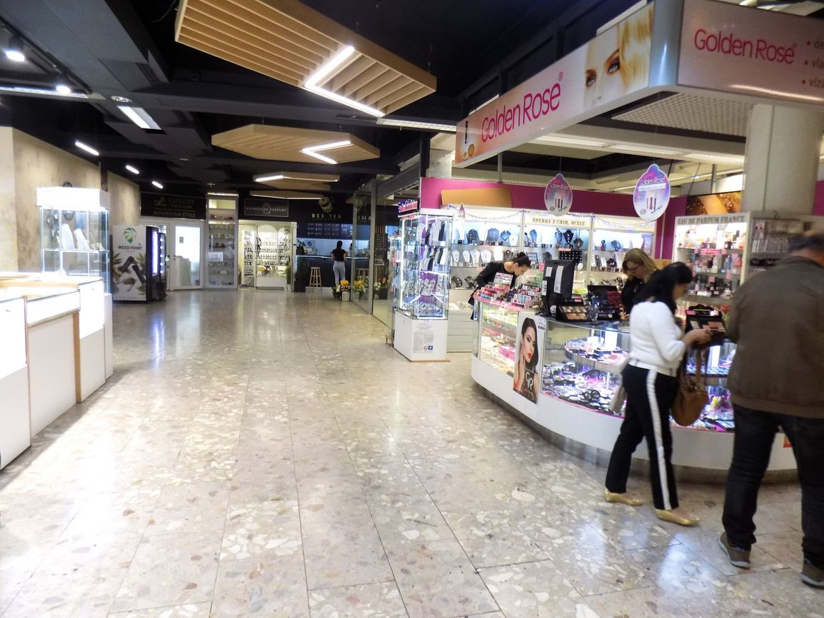 Obchodný priestor 10 m2 na prízemí v OD Dargov, Košice - cen