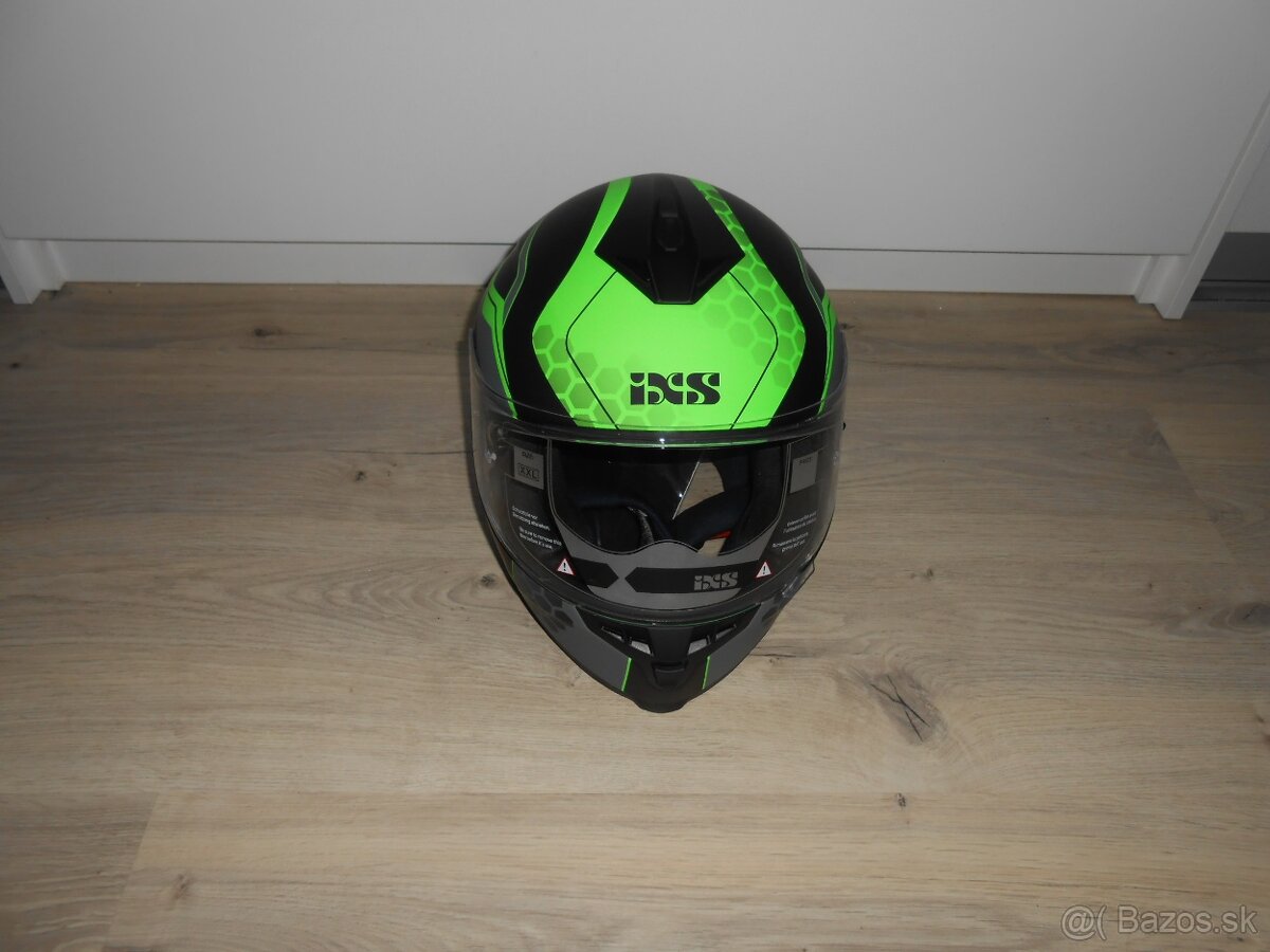 Predam uplne novu moto prilbu IXS s protislnecnou clonou