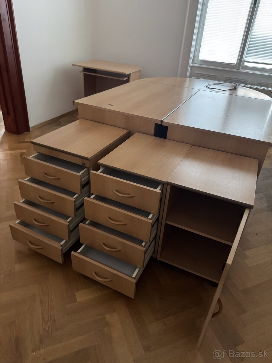 Kancelárske stoly, šuflíkové kontajnery, skrinky