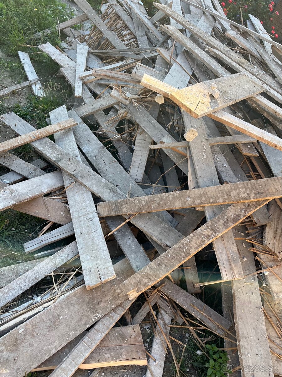 Darujem dosky na spálenie (zo stropu)