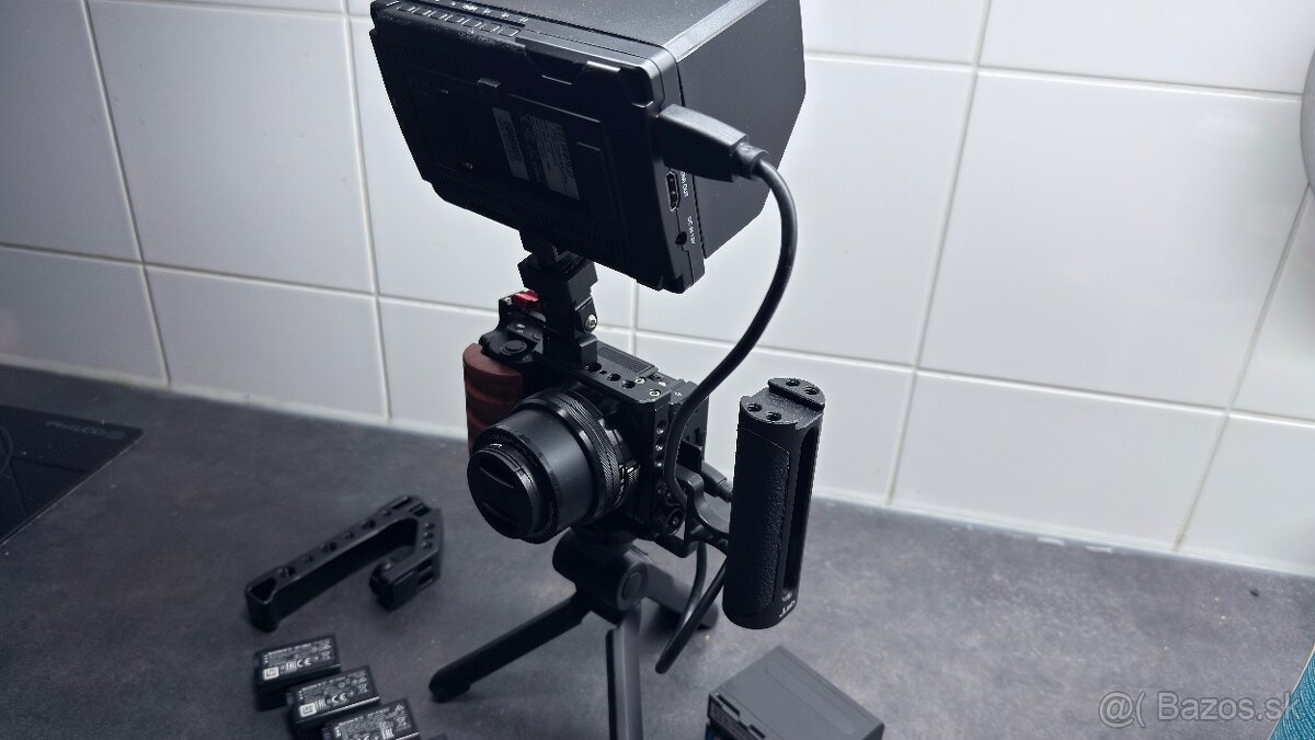 Predám Sony ZV-E10 + objektív 16-50mm