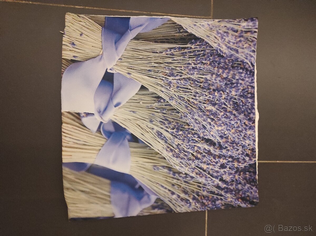 Obliečka na vankúš s motívom levandule