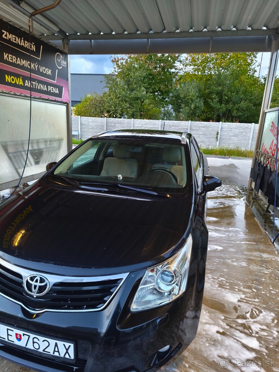 Toyota Avensis Combi T27 2011 2.0D-4D