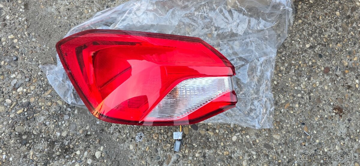 Predam svetlo ford focus