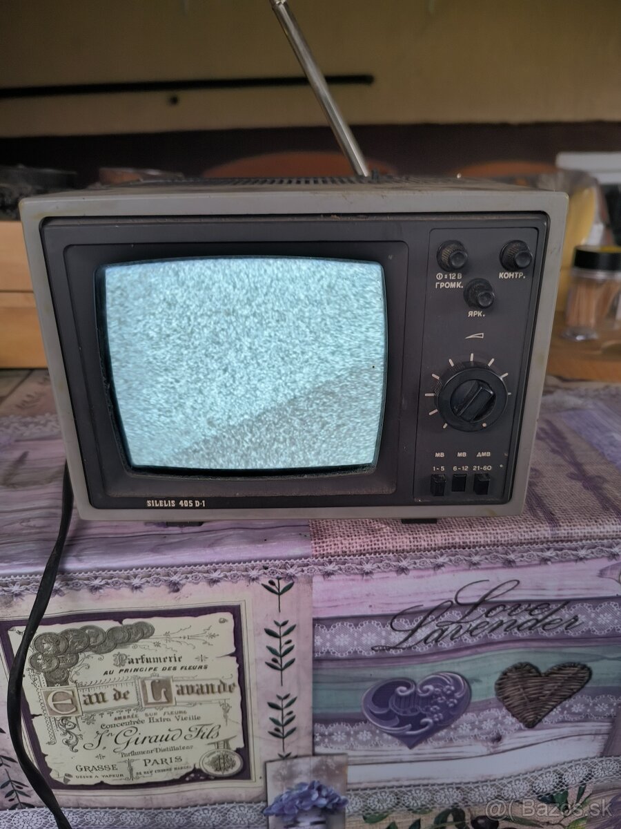 Starožitný tv SILELIS 405 D-1