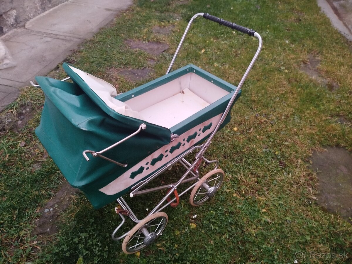 Retro Starý kočiar pre bábiky