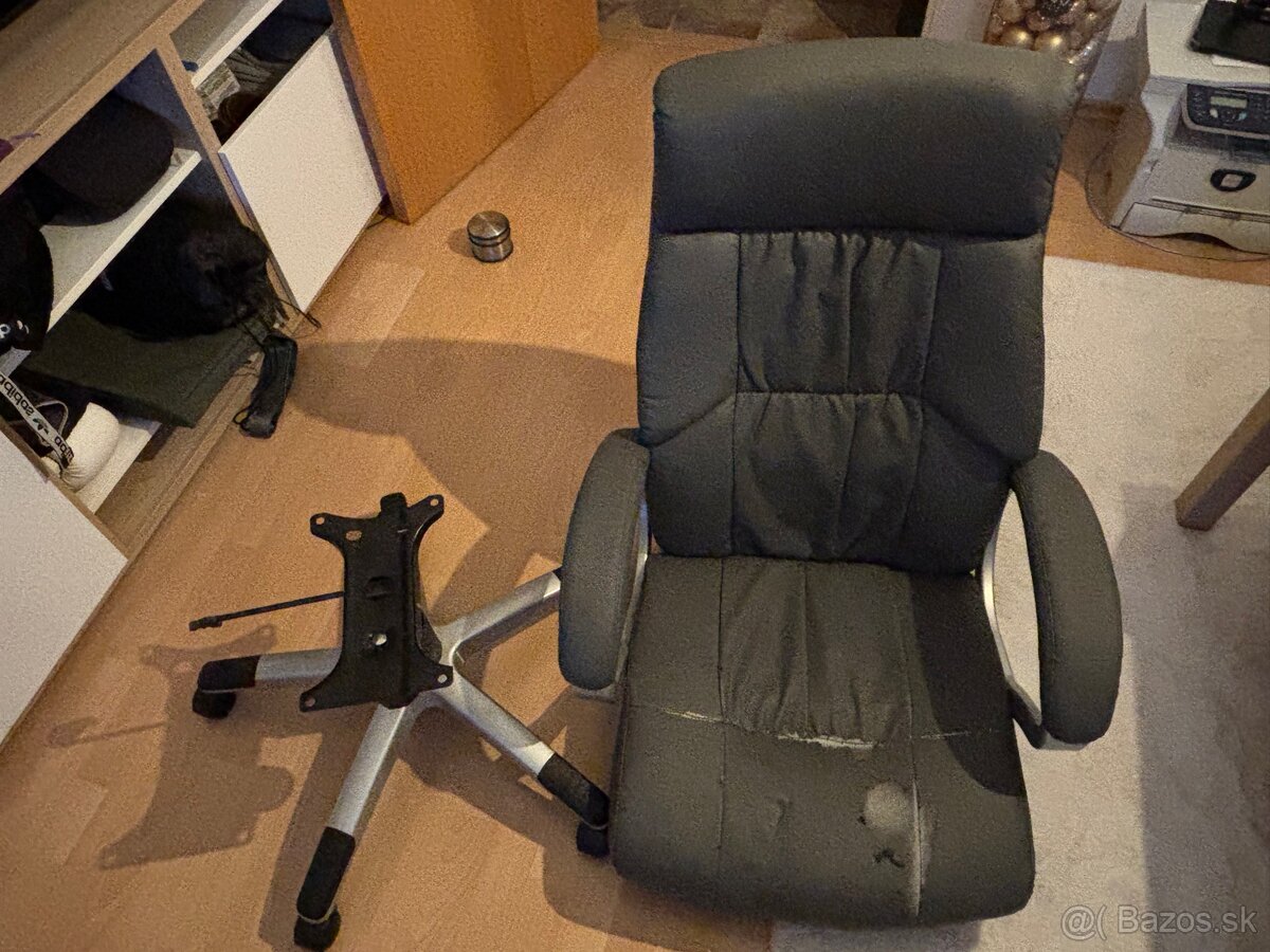 Predám kancelársku stoličku