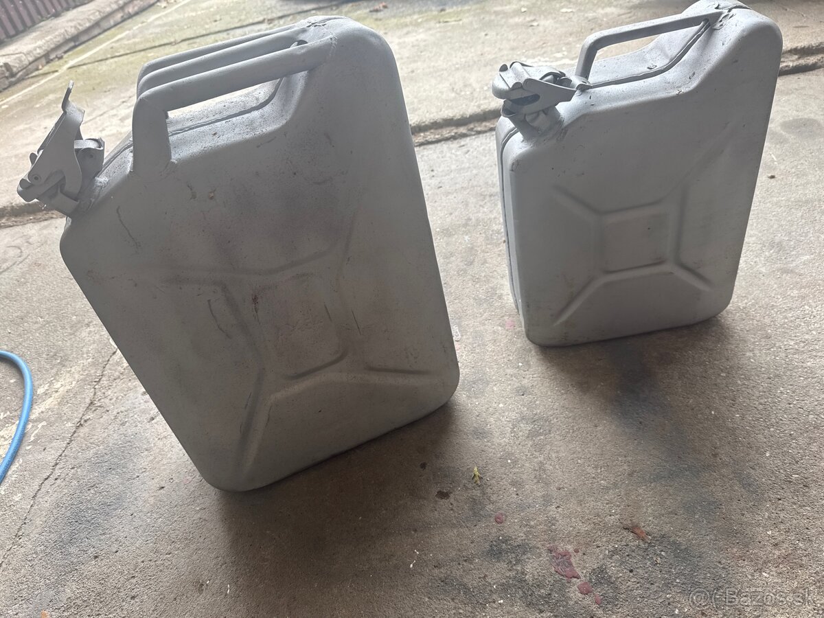 Plechová bandaska, kanister