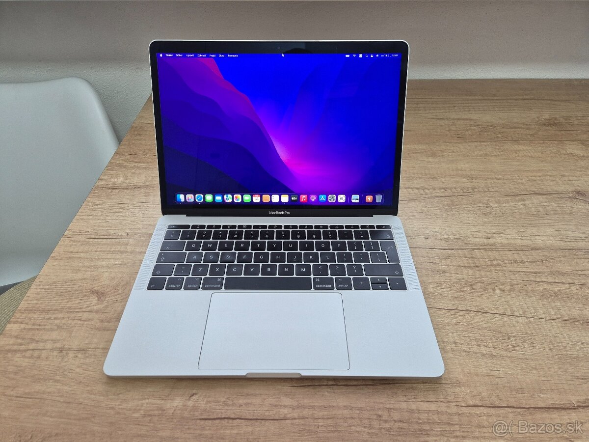 MacBook Pro (13-inch, late 2016, Two Thunderbolt 3 ports)