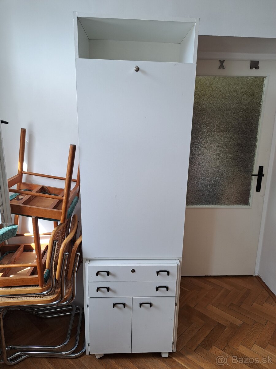 Multifunkčná skrinka