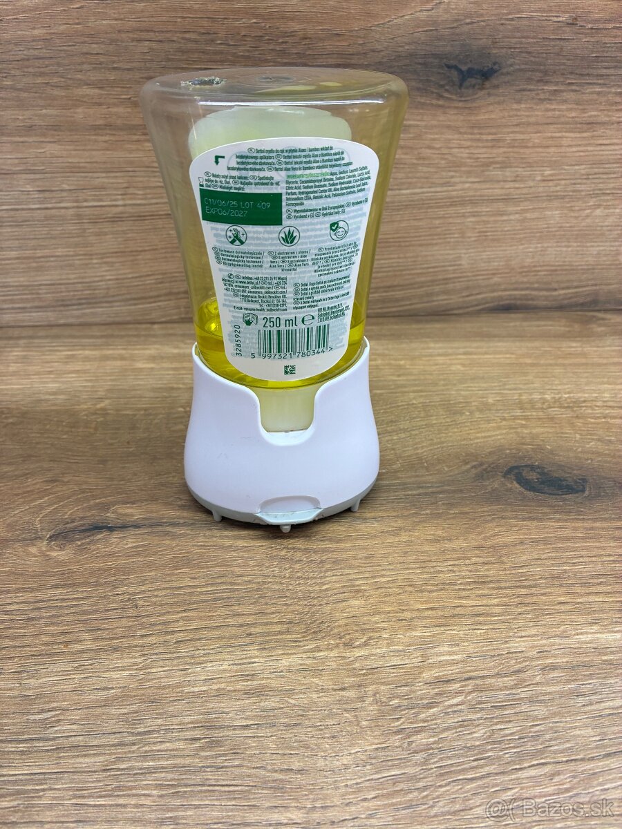 Bezdotykovy davkovac mydla