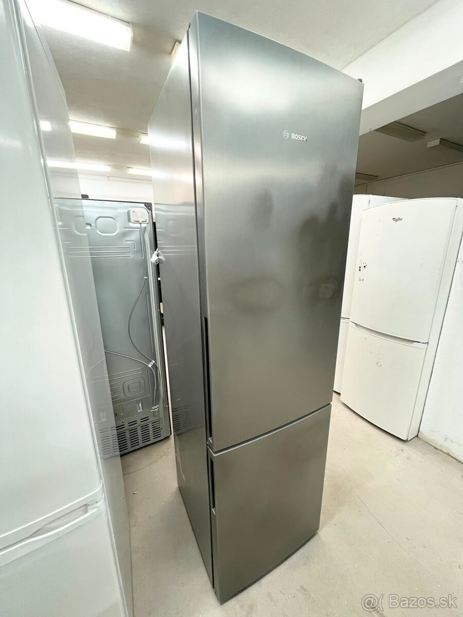Predám chladničku Bosch 200cm
