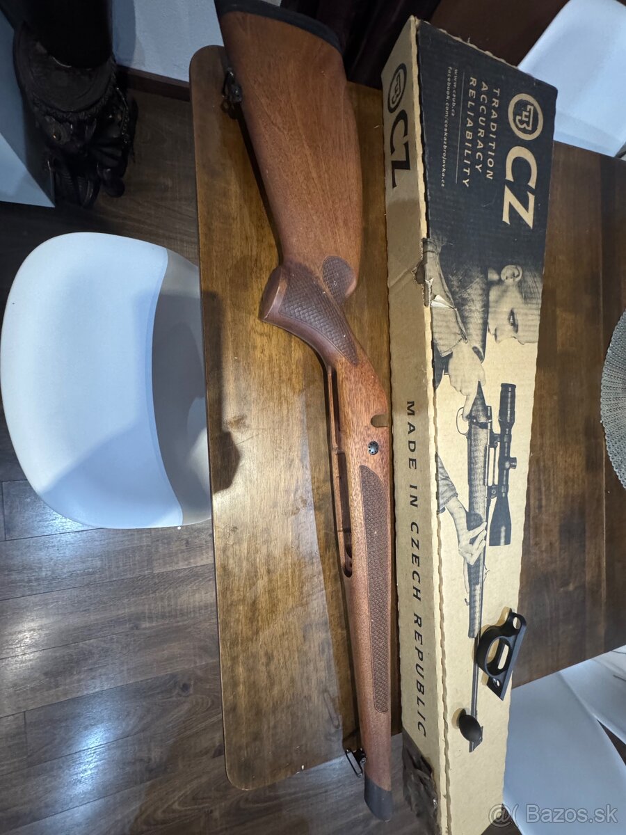 Pažba CZ600 Lux