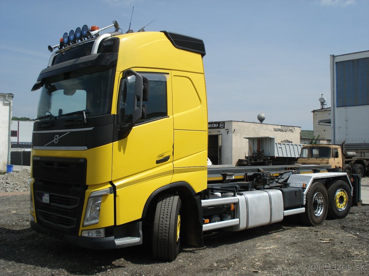 VOLVO FH 500 HAKOVY NOSIC KONTAJNEROV